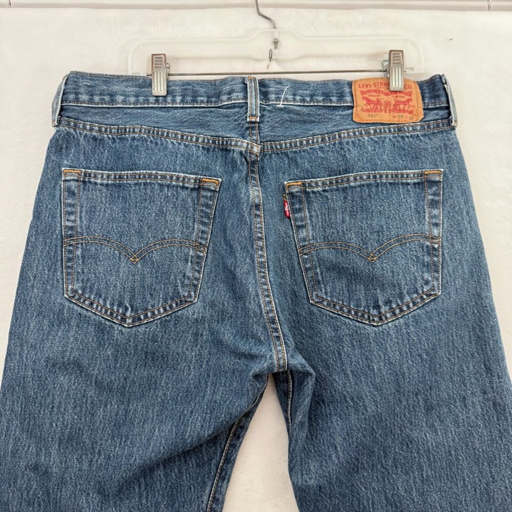 Levis 501 Jeans Mens 36x32 (34x29) Blue Straight Leg Button Fly - Picture 11 of 12